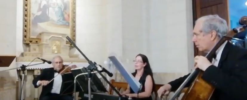 Entrada a la iglesia con Marcha Nupcial